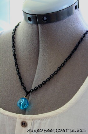 I love the simplicity of this necklace