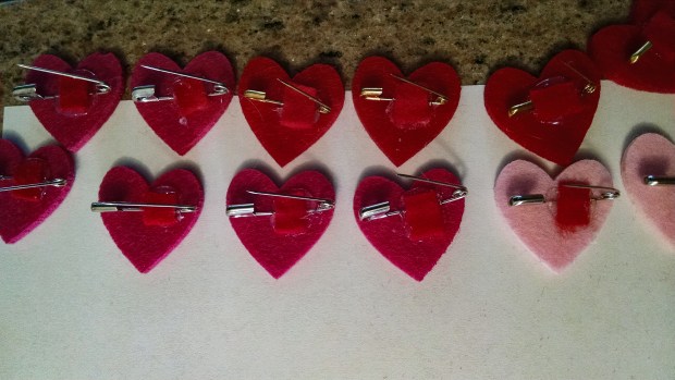 Valentines day felt pins-125848632