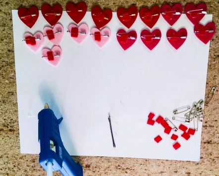 Valentines day felt pins-125928370.JPG